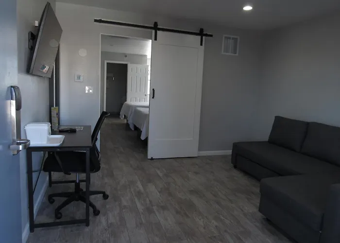 Capri Suites Anaheim
