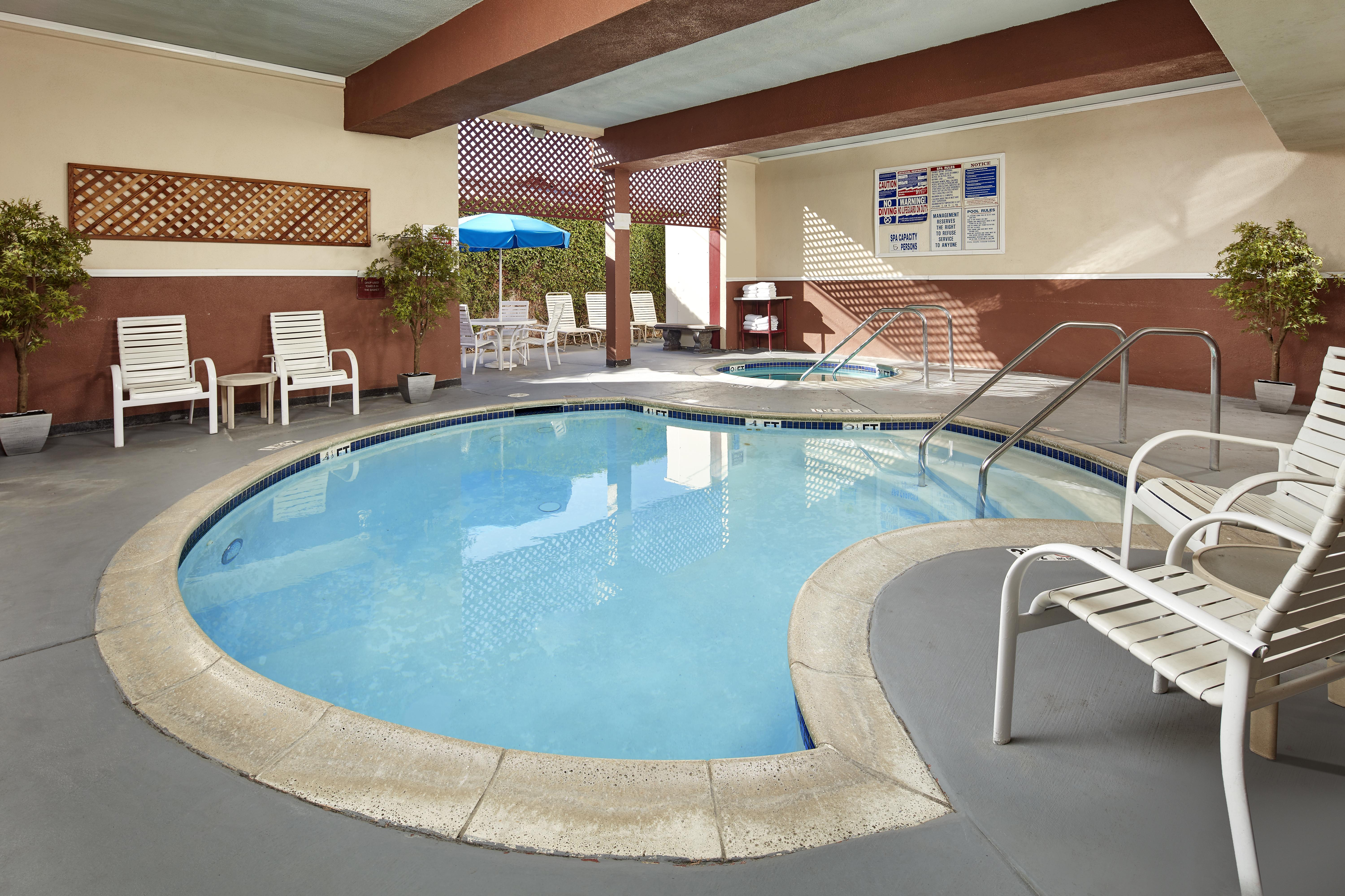 Capri 2* Anaheim
